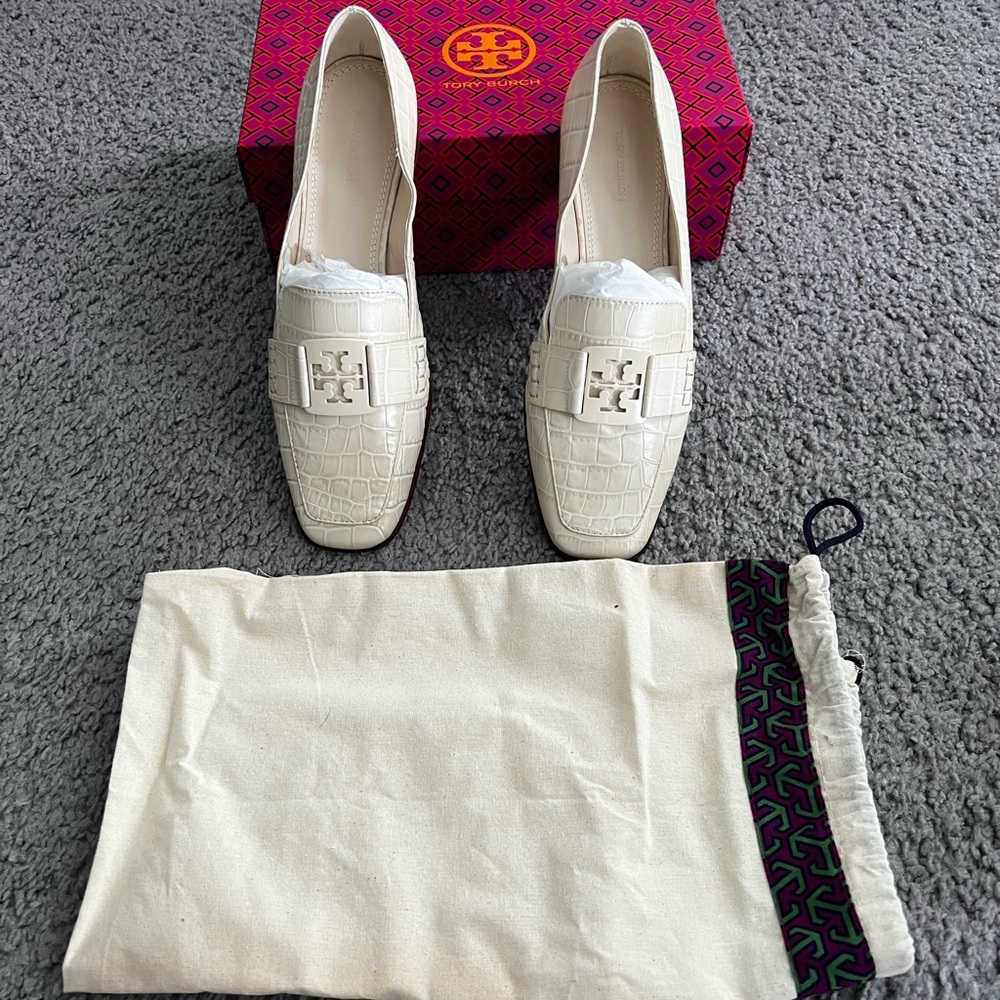 Tory Burch Cream Croc Embossed Loafers
